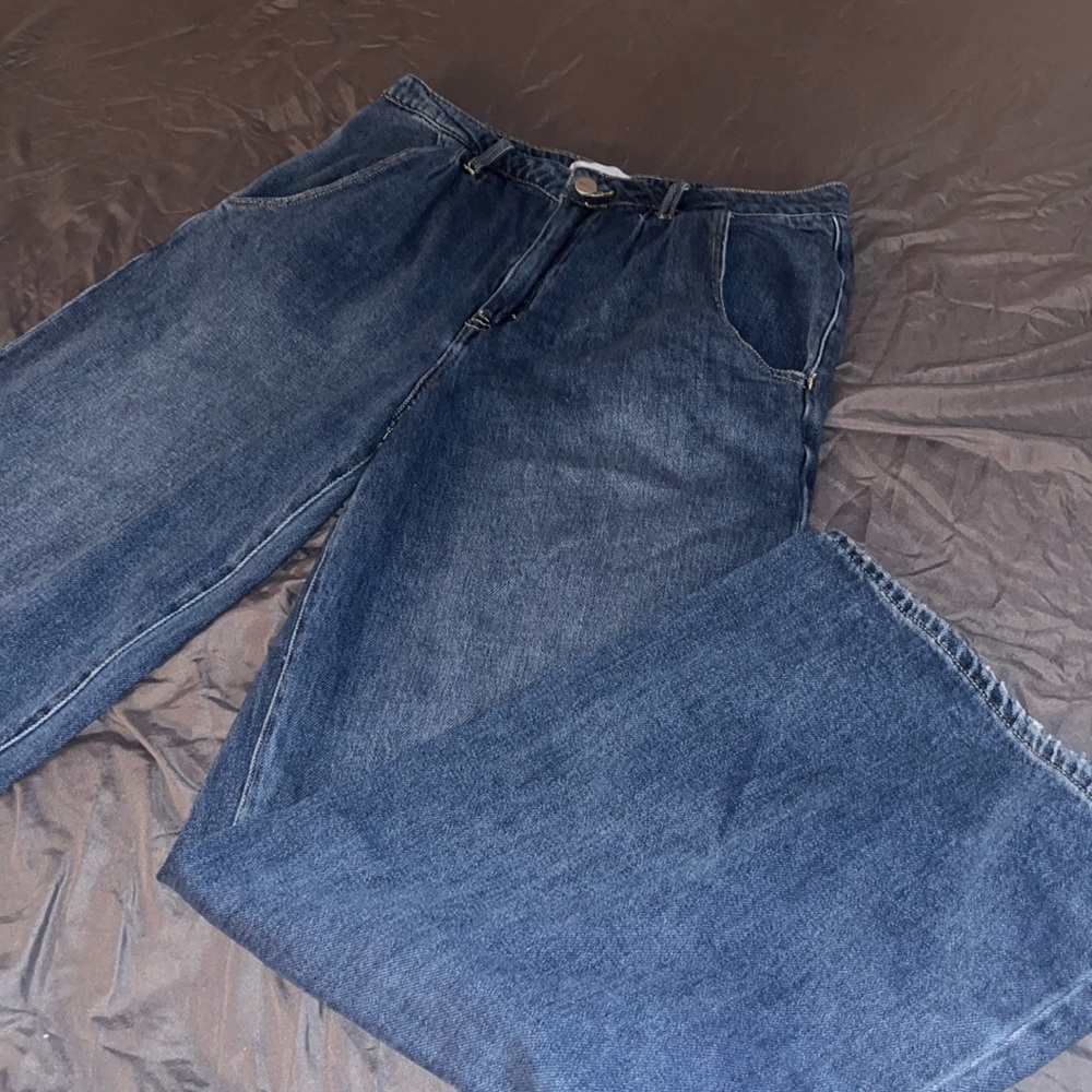 High waisted jeans